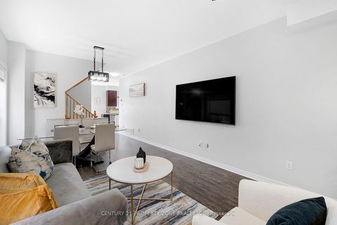 Photo 9 at 24 Signet Way, Vellore Village, Vaughan