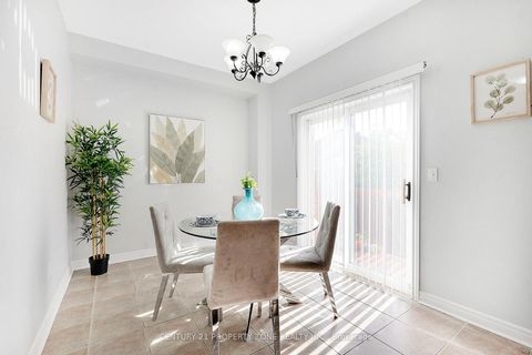 Photo 11 at 24 Signet Way, Vellore Village, Vaughan