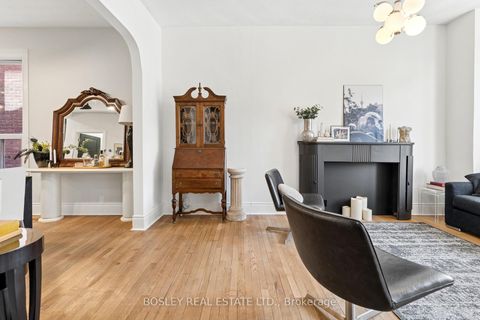 Photo 6 at 40 Halton Street, Bellwoods, Toronto