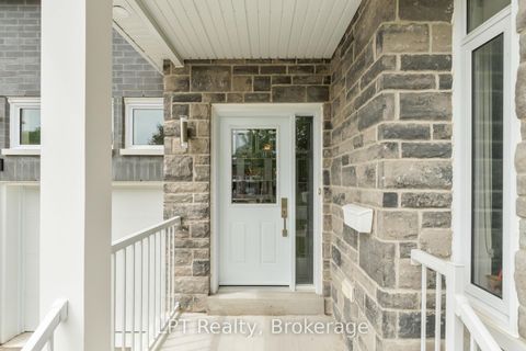 Photo 2 at 111 Bayview Avenue, Keswick South, Georgina