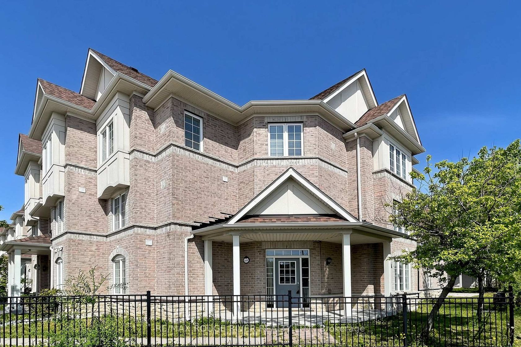 3644C St Clair Avenue E, Cliffcrest, Toronto 