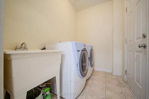 Photo 15 at 89 Jefferson Forest Drive, Jefferson, Richmond Hill