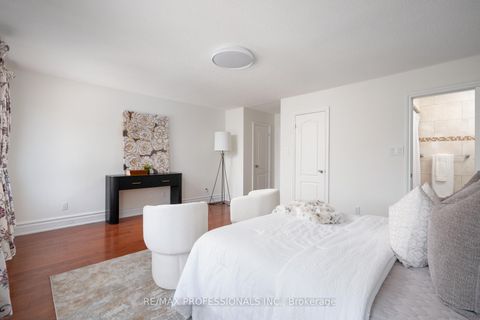 Photo 28 at 84 Harding Avenue, Amesbury, Toronto