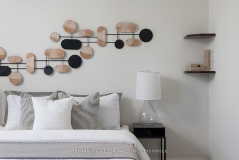 Photo 32 at 84 Harding Avenue, Amesbury, Toronto