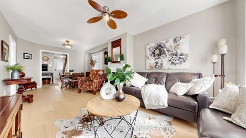 Photo 6 at 229 Rosanna Crescent, Maple, Vaughan