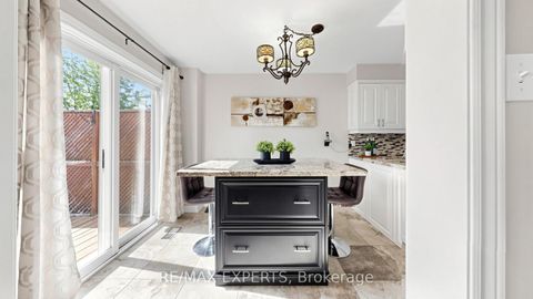 Photo 11 at 229 Rosanna Crescent, Maple, Vaughan