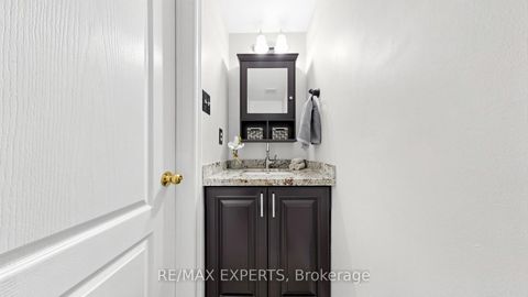 Photo 13 at 229 Rosanna Crescent, Maple, Vaughan