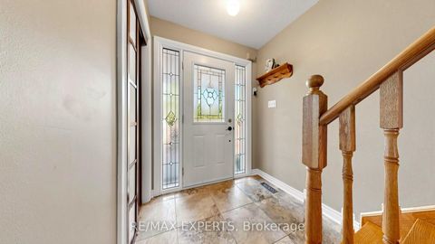 Photo 14 at 229 Rosanna Crescent, Maple, Vaughan