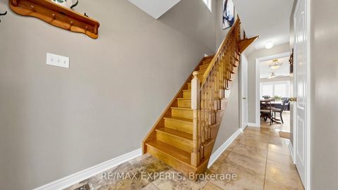 Photo 15 at 229 Rosanna Crescent, Maple, Vaughan