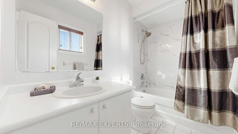 Photo 18 at 229 Rosanna Crescent, Maple, Vaughan