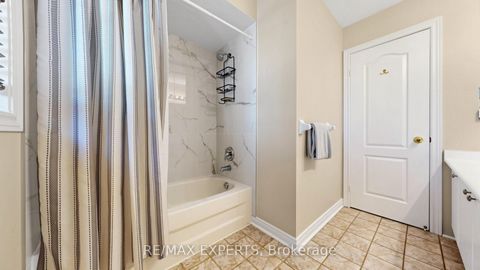 Photo 24 at 229 Rosanna Crescent, Maple, Vaughan