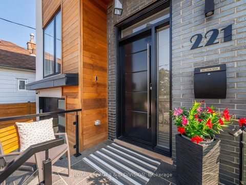Photo 1 at 221 Virginia Avenue, Lumsden, Toronto