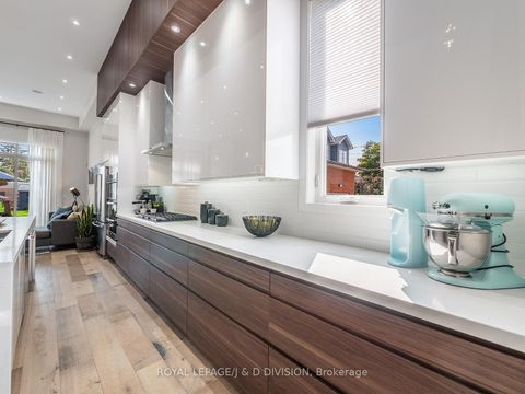 Photo 10 at 221 Virginia Avenue, Lumsden, Toronto