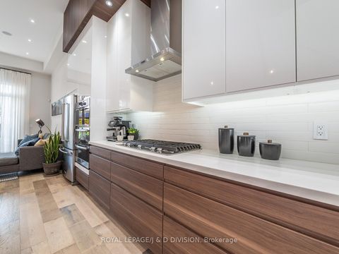 Photo 11 at 221 Virginia Avenue, Lumsden, Toronto