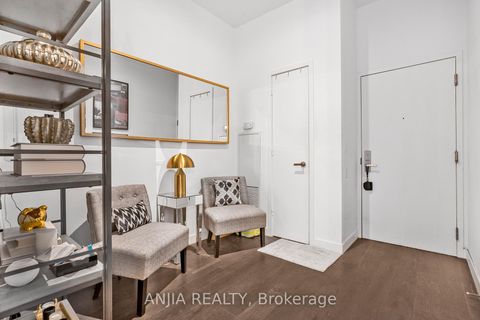 Photo 3 at 414 - 5 St Joseph Street, Bay Street Corridor, Toronto