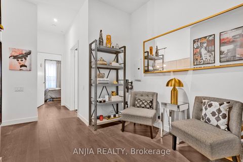 Photo 4 at 414 - 5 St Joseph Street, Bay Street Corridor, Toronto