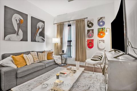 Photo 6 at 414 - 5 St Joseph Street, Bay Street Corridor, Toronto