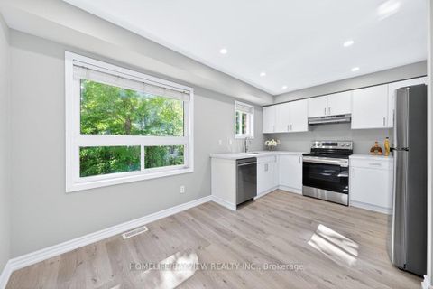 Photo 13 at 52 Hawthorne Crescent, Ardagh, Barrie