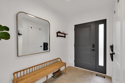 Photo 2 at 41 Donnamora Crescent, German Mills, Markham
