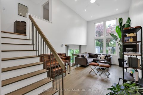 Photo 4 at 41 Donnamora Crescent, German Mills, Markham
