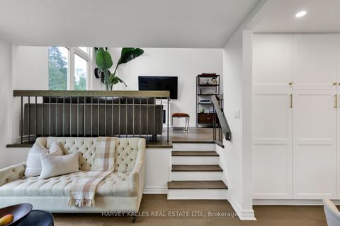 Photo 10 at 41 Donnamora Crescent, German Mills, Markham