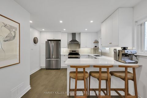 Photo 13 at 41 Donnamora Crescent, German Mills, Markham