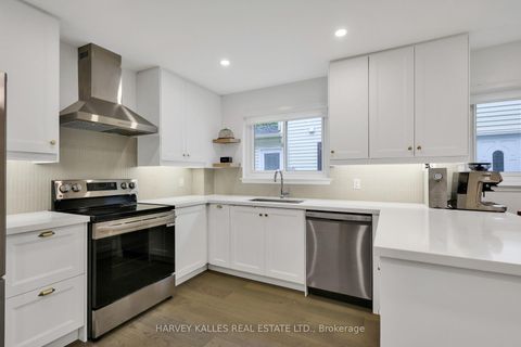 Photo 14 at 41 Donnamora Crescent, German Mills, Markham