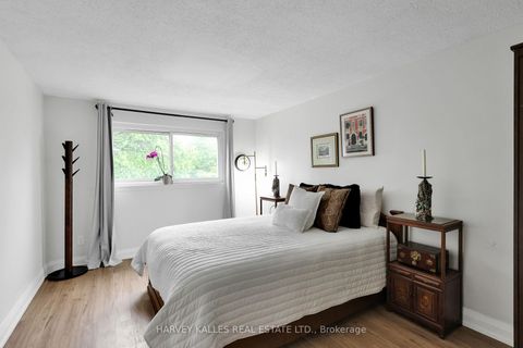 Photo 18 at 41 Donnamora Crescent, German Mills, Markham