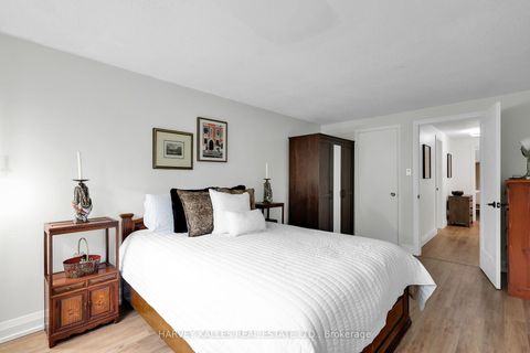 Photo 19 at 41 Donnamora Crescent, German Mills, Markham