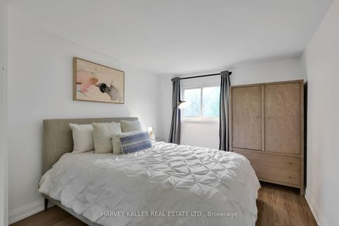 Photo 21 at 41 Donnamora Crescent, German Mills, Markham
