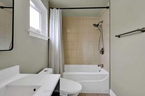Photo 24 at 41 Donnamora Crescent, German Mills, Markham