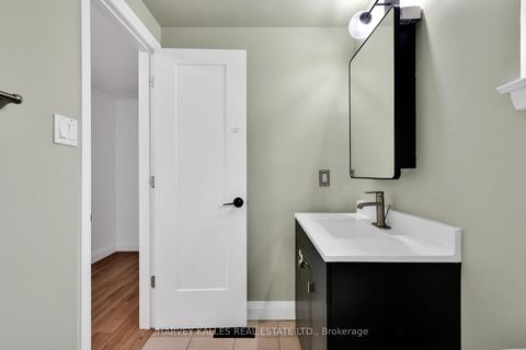 Photo 25 at 41 Donnamora Crescent, German Mills, Markham