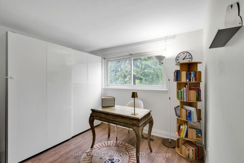 Photo 26 at 41 Donnamora Crescent, German Mills, Markham