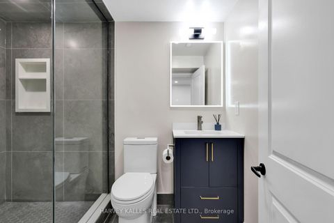 Photo 33 at 41 Donnamora Crescent, German Mills, Markham