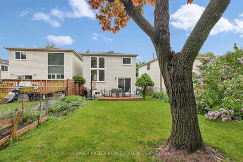 Photo 41 at 41 Donnamora Crescent, German Mills, Markham