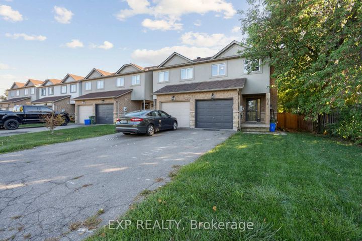 Photo 1 at 27 PETTIT Street, Stoney Creek, Hamilton