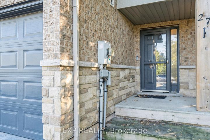 Photo 5 at 27 PETTIT Street, Stoney Creek, Hamilton
