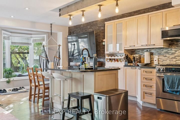 Photo 14 at 27 PETTIT Street, Stoney Creek, Hamilton