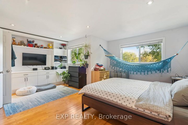Photo 23 at 27 PETTIT Street, Stoney Creek, Hamilton