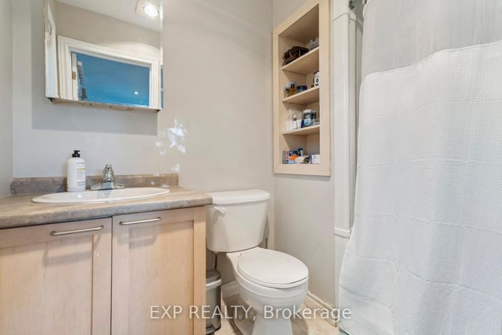 Photo 27 at 27 PETTIT Street, Stoney Creek, Hamilton