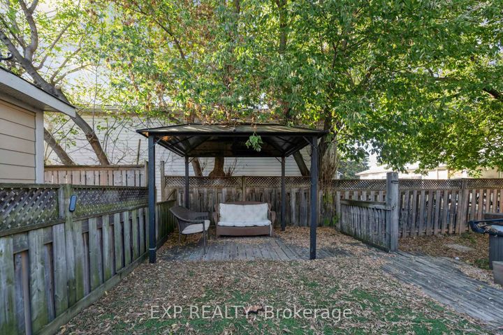 Photo 33 at 27 PETTIT Street, Stoney Creek, Hamilton