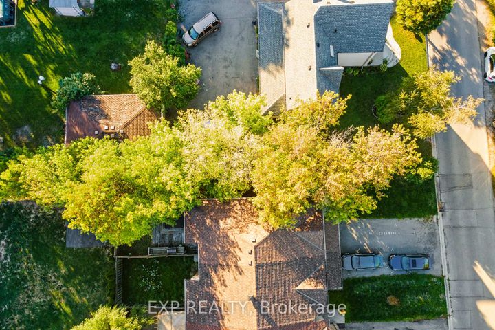 Photo 38 at 27 PETTIT Street, Stoney Creek, Hamilton
