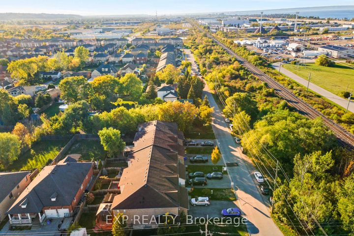 Photo 41 at 27 PETTIT Street, Stoney Creek, Hamilton