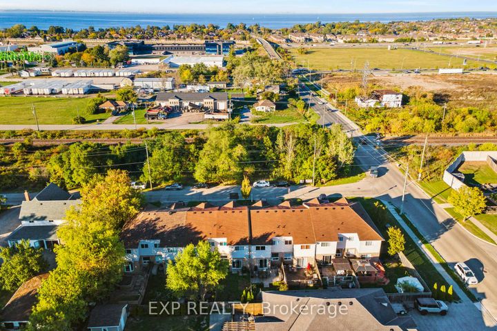 Photo 42 at 27 PETTIT Street, Stoney Creek, Hamilton
