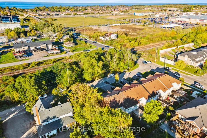 Photo 43 at 27 PETTIT Street, Stoney Creek, Hamilton