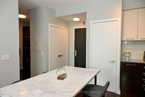 Photo 7 at 2504 - 770 Bay Street, Bay Street Corridor, Toronto