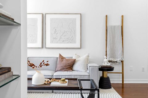 Photo 4 at 62 Doncaster Avenue, Lumsden, Toronto