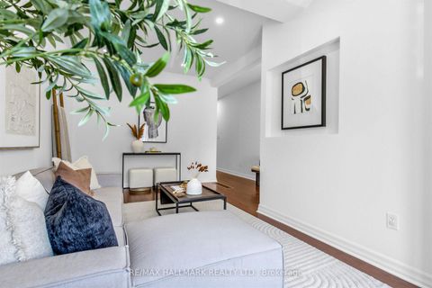 Photo 7 at 62 Doncaster Avenue, Lumsden, Toronto