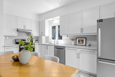 Photo 15 at 62 Doncaster Avenue, Lumsden, Toronto