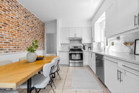 Photo 16 at 62 Doncaster Avenue, Lumsden, Toronto